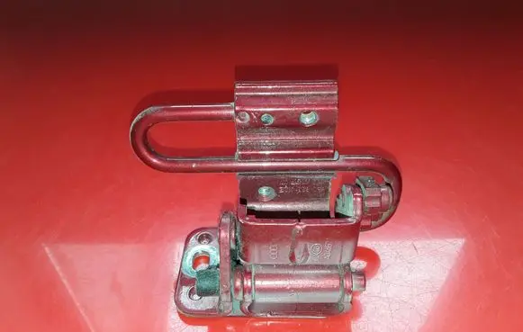Seat Exeo (3R) Rear door lower hinge 8E0833412E