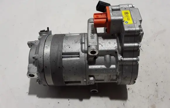 KIA Sportage Air conditioning (A/C) compressor (pump) 977E1CZ100