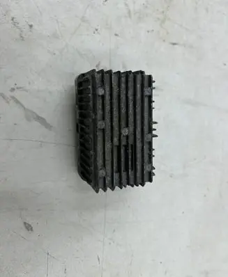 Opel Insignia A Glow plug pre-heat relay 8200558438A