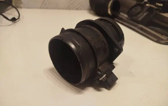 Audi A4 S4 B8 8K Mass air flow meter 06J906461D