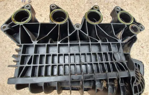 Skoda Yeti (5L) Intake manifold 03G906051D
