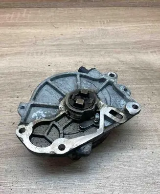 Volkswagen Golf VI Vacuum pump 03L145100B 9140300060