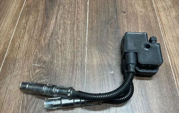 Mercedes-Benz SL R129 High voltage ignition coil A0001587303