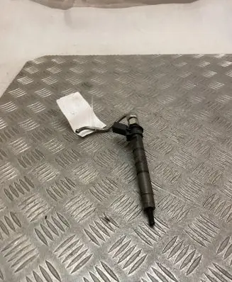 BMW 7 G11 G12 Fuel injector 0445118