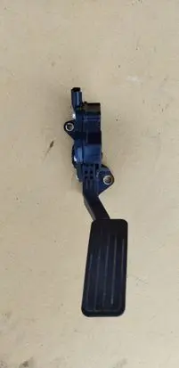 Subaru Impreza III Accelerator throttle pedal 36010AG140
