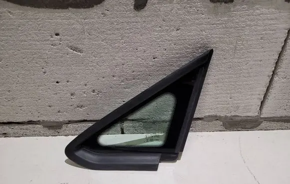 Volkswagen Caddy Front door vent window glass four-door 2K7845115