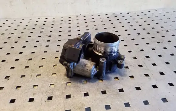 Volkswagen Tiguan Throttle valve 03L128063E A2C53338105