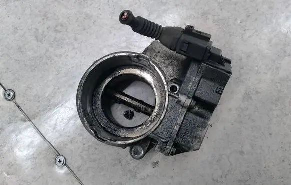 Audi A6 S6 C6 4F Throttle body valve 