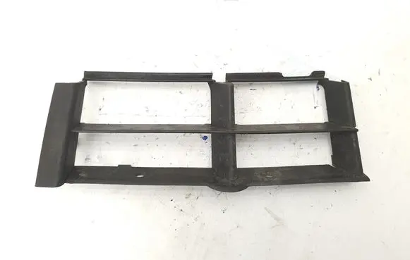 BMW 5 E39 Front bumper lower grill 8235673 51118235673
