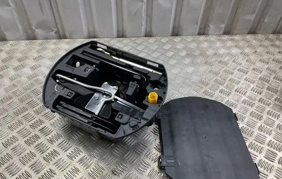 Peugeot 3008 II Lift Jack 9817224380