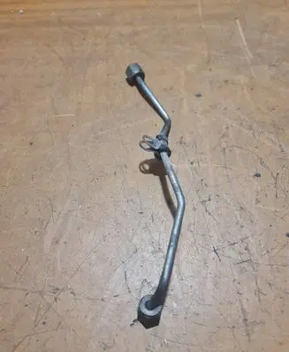 Fuel injector supply line/pipe