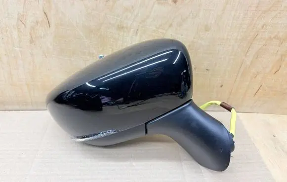 Renault Captur Front door electric wing mirror 