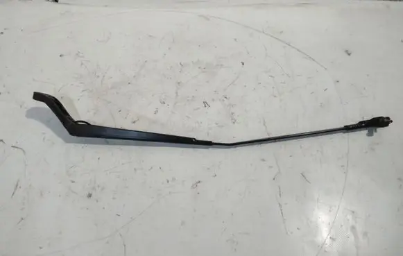 Peugeot 407 Front wiper blade arm