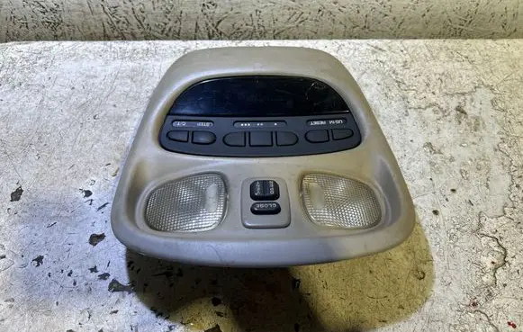 Chrysler 300M Front seat light 1763102501 98913 CB2VA3823