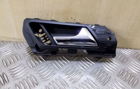Mercedes-Benz ML W164 Front door interior handle