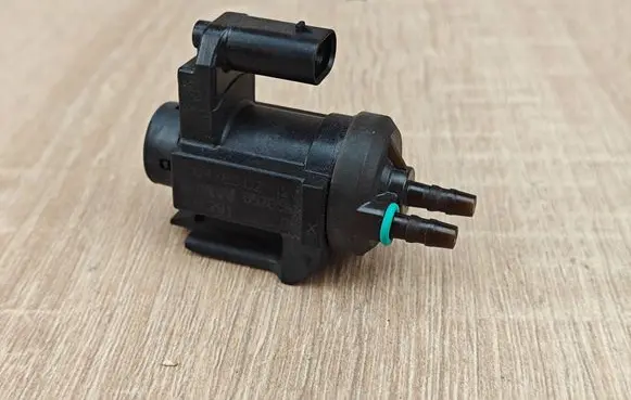 BMW 4 G22 G23 G24 G26 Vacuum valve 8570591