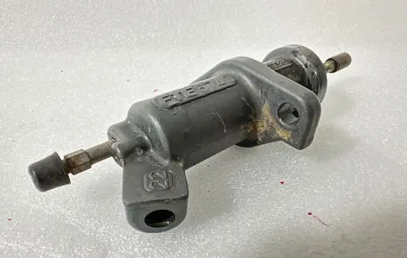 BMW 3 E36 Clutch slave cylinder FTA6740 G7388