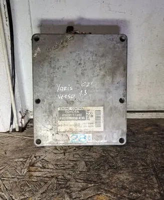 Toyota Yaris Engine control unit/module 8966152280 2110007430