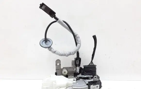 Volvo V40 Front door lock 31391824