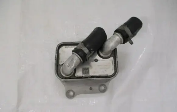Hyundai i30 Engine oil radiator 26410-2U000