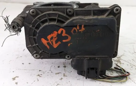 Mazda 3 I Throttle valve RF7J136B0D 00130114810J09