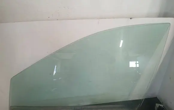 Volvo XC90 Front door window glass four-door 43R001582
