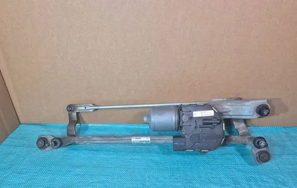 Front wiper linkage and motor
