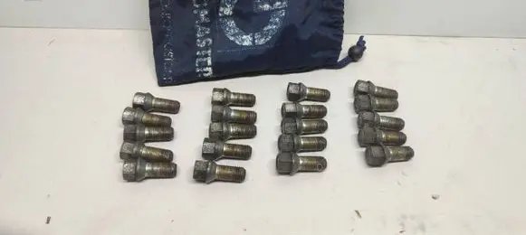 Mercedes-Benz C W204 Nuts/bolts 