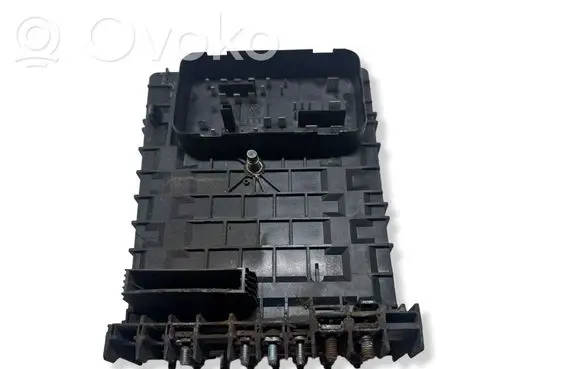 Volkswagen Golf Plus Fuse module 1K0937125