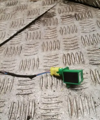 Volkswagen Golf VI Airbag deployment crash/impact sensor 5k0959351