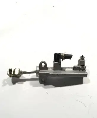 Honda CR-V Clutch master cylinder 