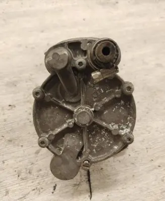 Vacuum pump