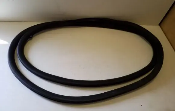 Opel Vivaro Front door rubber seal 9806514880