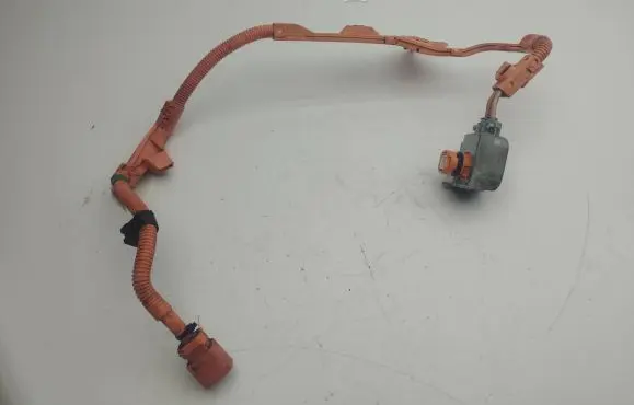 Toyota RAV 4 (XA50) Positive cable (battery)