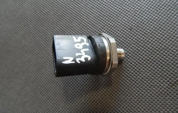 Fuel pressure sensor