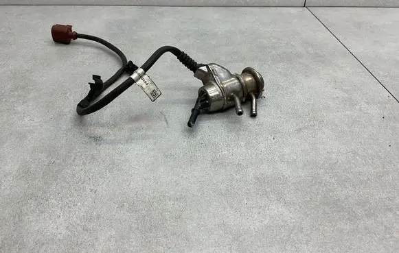 Skoda Superb B8 (3V) AdBlue injector 04L131113Q
