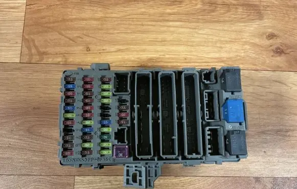 Honda Civic Fuse module 52535LE 5LEHHXJ