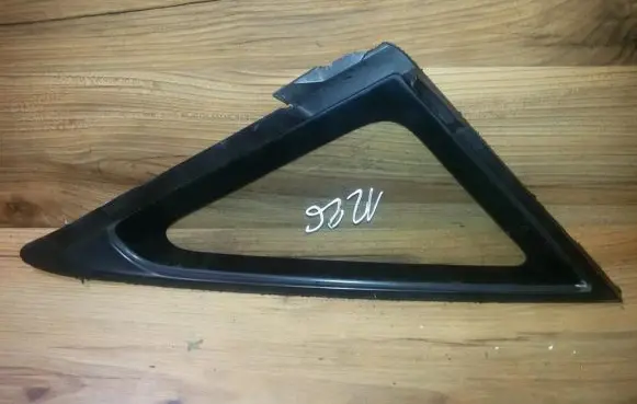 Mazda Premacy Front triangle window/glass 