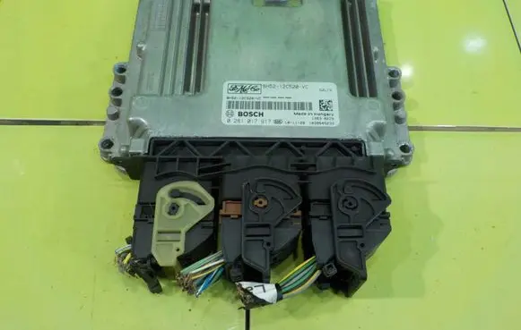 Land Rover Freelander 2 - LR2 Engine control unit/module BH5212C520VC