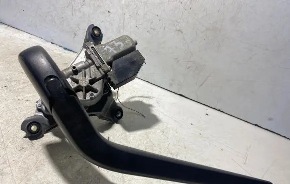 Toyota Auris 150 Rear window wiper motor 8513002030 1516000822