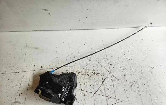 Toyota Corolla E140 E150 Front door lock
