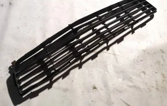 Toyota Auris 150 Front bumper lower grill 5311202080 53112-02080