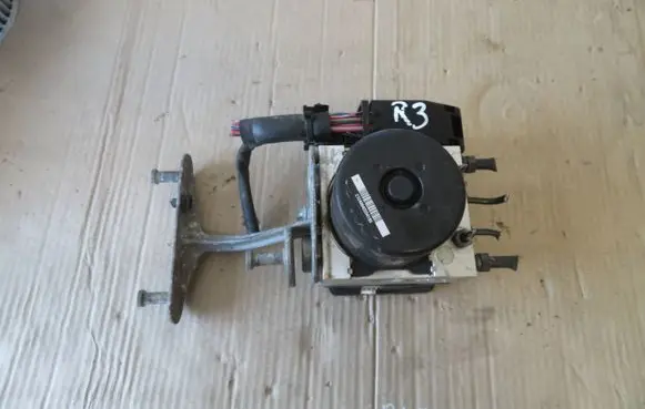 Mercedes-Benz C W204 ABS Pump A2045453832
