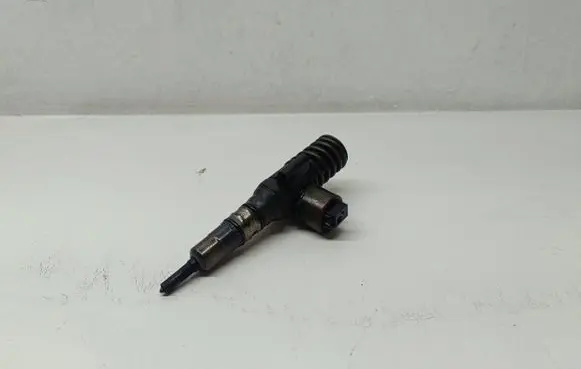 Audi A4 S4 B6 8E 8H Fuel injector 03G130073g