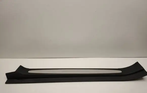 Front sill trim cover