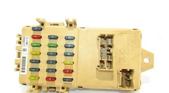 Subaru Legacy Fuse module JB200400
