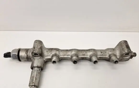 Opel Astra J Fuel main line pipe 55PP0501 10150127780