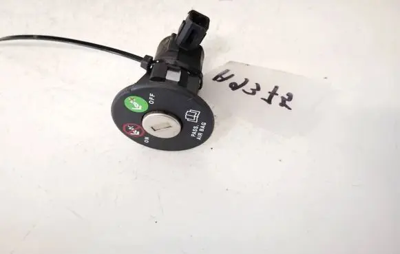 Passenger airbag on/off switch