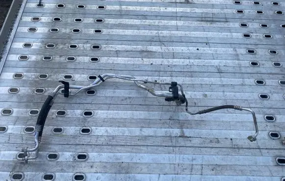 Peugeot Rifter Air conditioning (A/C) pipe/hose 9831702080