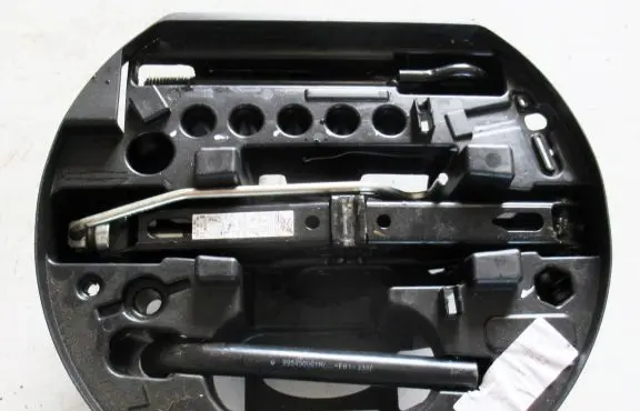 Renault Laguna III Tool set 